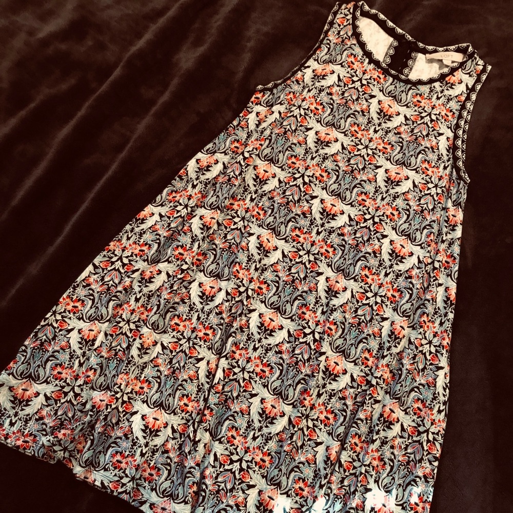 ⭐️LOFT ⭐️Swing Dress